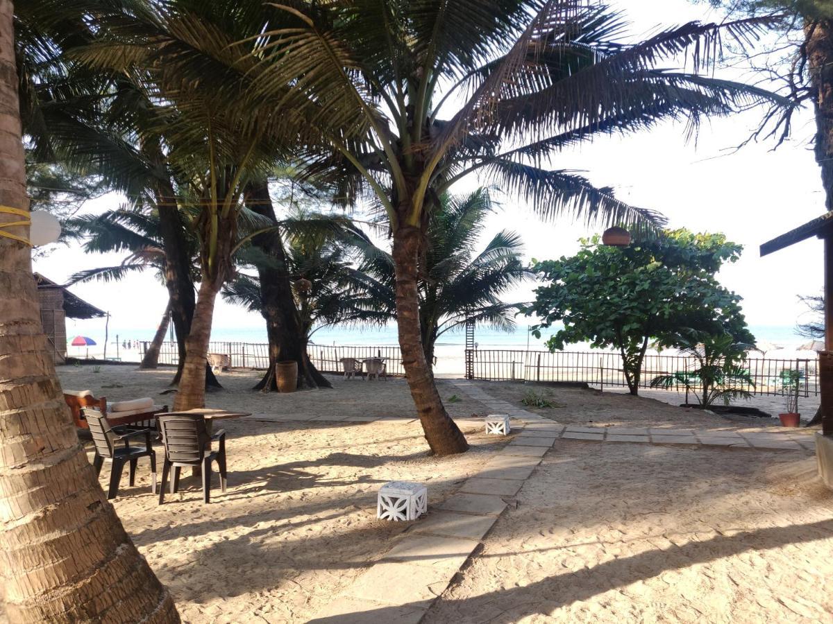 Silent Beach Resort Mandrem Exterior photo
