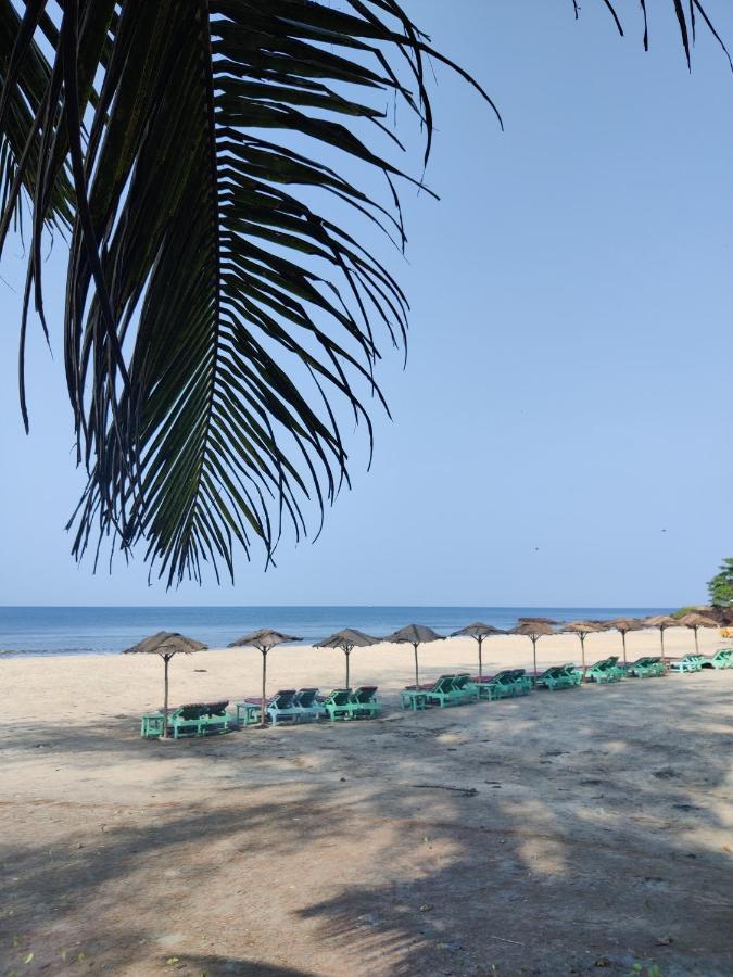 Silent Beach Resort Mandrem Exterior photo