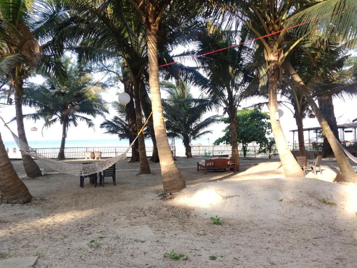 Silent Beach Resort Mandrem Exterior photo