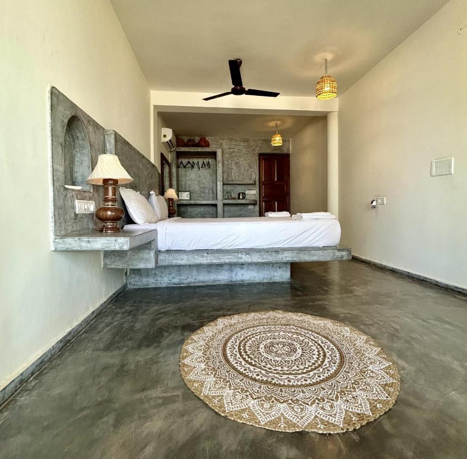 Silent Beach Resort Mandrem Exterior photo