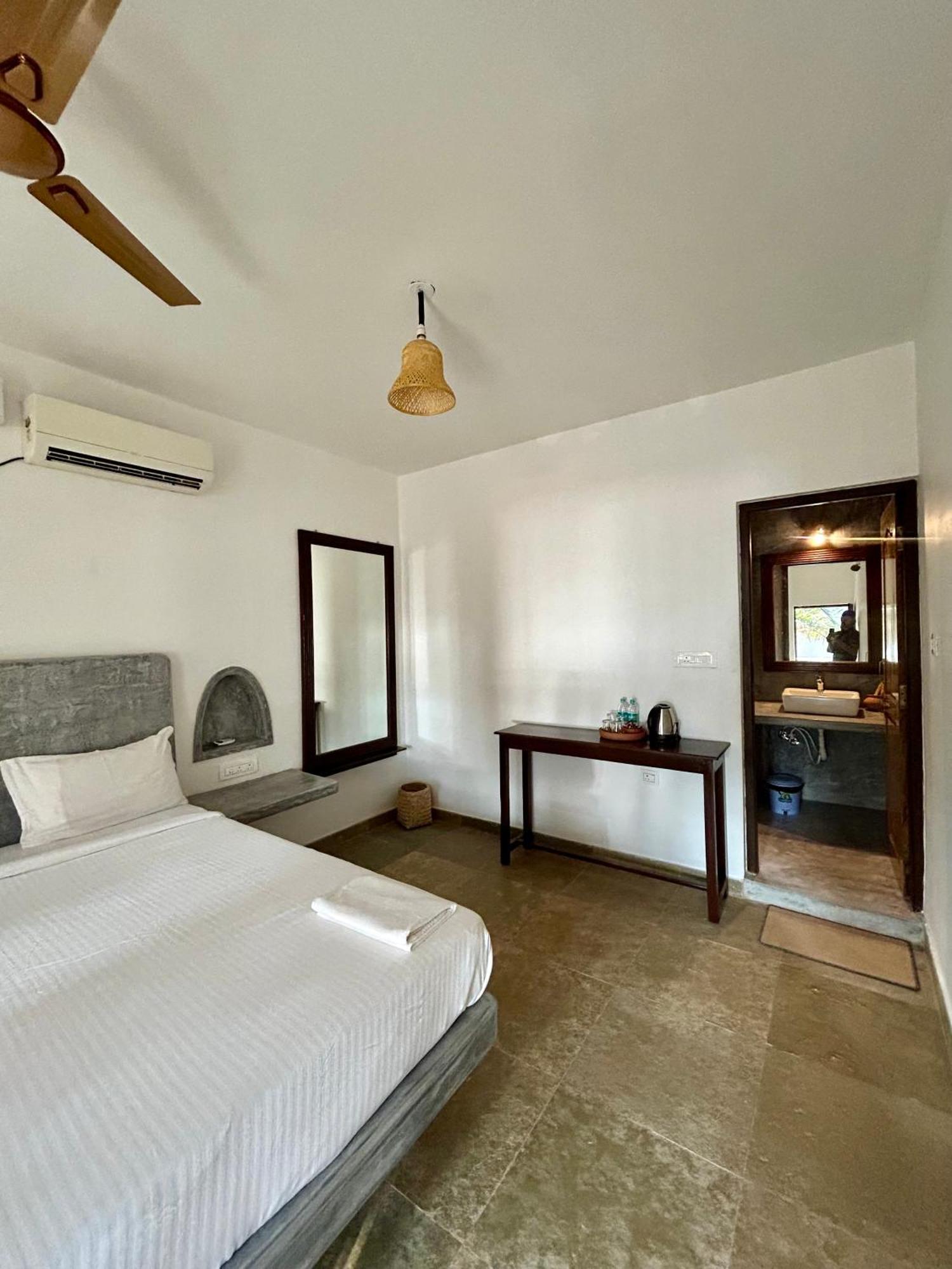 Silent Beach Resort Mandrem Exterior photo