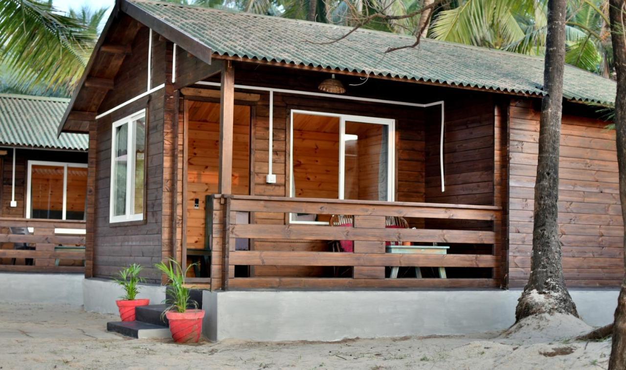Silent Beach Resort Mandrem Exterior photo