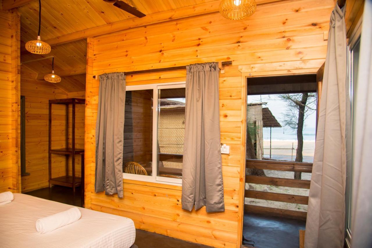 Silent Beach Resort Mandrem Exterior photo